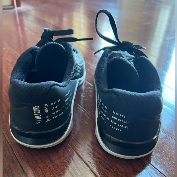 Nike Metcon5 Women’s 7.5 - Picture 3 of 5